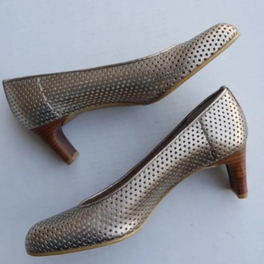 {Stuart Weitzman} Gold Perforated Round Toe Heels